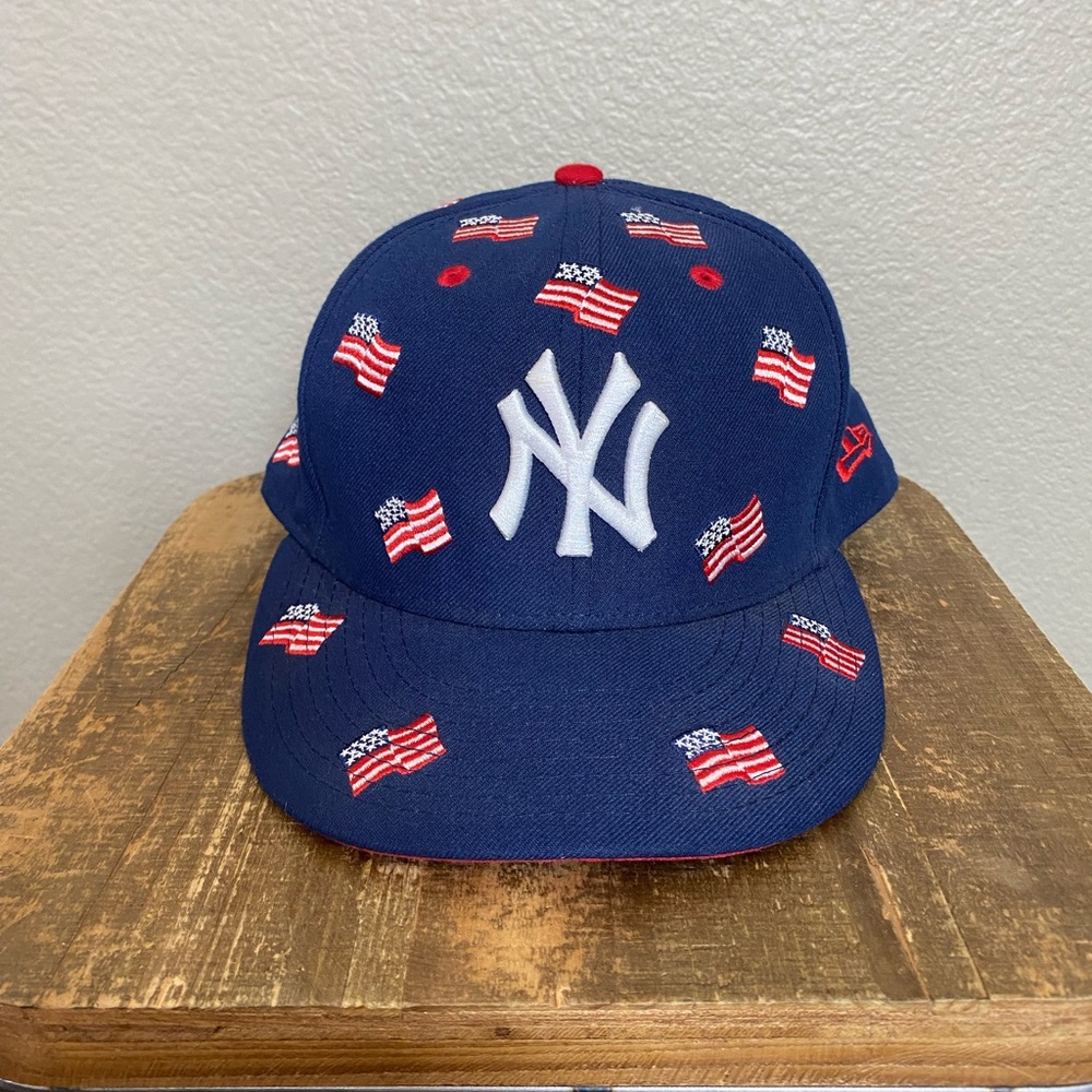 New Era 59Fifty New York Yankees All Over USA Flags Fitted Navy Blue Cap Hat
